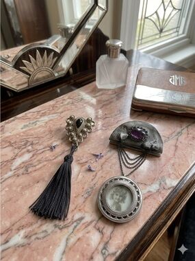 Vintage Art Deco Brooch Set